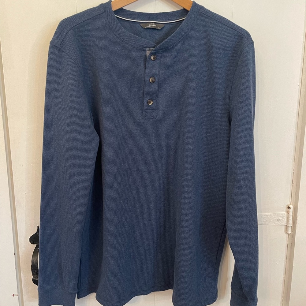 Men’s large Henley shirt.